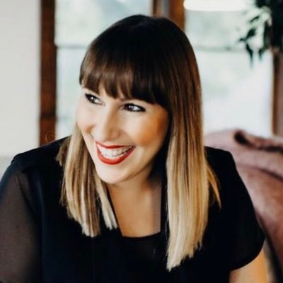Play full out. 👩🏻💻VP, Digital Products @cavs. Formerly @TeamCanada x 3 @Olympics, & National Team athlete. @BlueJays on 🔁. Loves travel. Nerds out on tech.