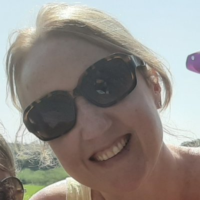 Proud mum of two amazing girls. BSc (Hons) Occupational therapy. Graduated 2022. First role neuro rehabilitation occupational therapist.