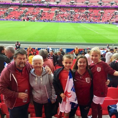 Daughter plays for Maidenbower Colts U16s. Son plays for Crawley Down Gatwick. Member of @CrawleyCOGS. Secretary of @cdgfcgirls.