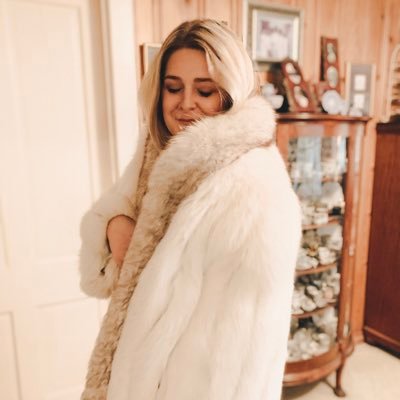 AyyeeBayy's profile picture. dog mom ~ lots of smiles and sass