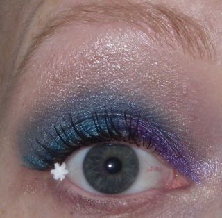 Skimmerskuggan's profile picture. Skånsk sminkbloggande språknörd med passion för mat, bakverk och böcker. Samlar på smink, kokböcker och onödiga köksprylar. Nybliven valpägare med bulle i ugnen