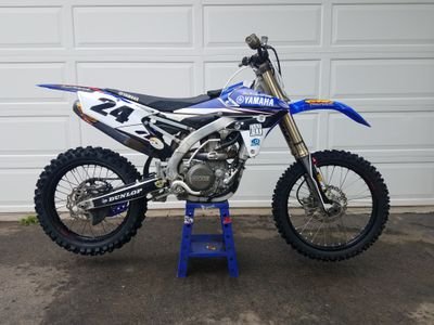 JoeJanzen3's profile picture. Family, Hunting, and Dirtbiking, the only things I need.