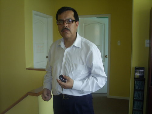 Medico Patologo Clinico nacido en Quito.