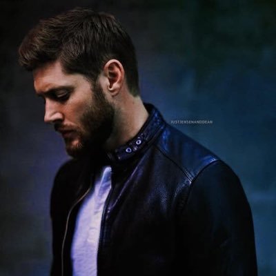 Dean Winchester. my brother is @AsStrongAsIAm .V1: engaged @NoviceHuntress
saving people, hunting things family business #SPN