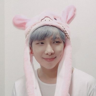 💕bts💕
Army 💜🤟for ever 💞👑
There is always a sunshine in my heart ✍️Namjoon stan 😭
