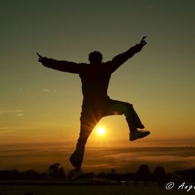 Ne vous trompez pas entre ma personnalité et mon attitude. Ma personnalité est qui je suis. Mon attitude dépend de qui vous êtes.
