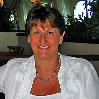 Retired surveillance specialist, trainer, fundraising consultant & PI. Now working pro bono. Mum to Type 1, artist, stand up comedian son