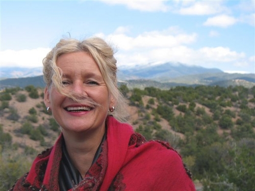 ahenning_tiara's profile picture. Dreamer and optimist, leading life from inspiration, without compromise, adventurer, trail blazer, entrepreneur, women’s leadership, hands-on spirituality