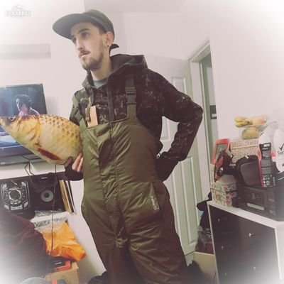 L14M94's profile picture. 👷🏻‍♂️
Carp Fishing 32lb PB🎣⛺
Good things come to those who bait.🍬