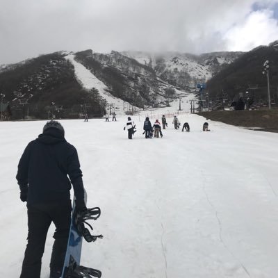 バーテンダーとかやりながら冬はスノボしとります〜 Board sports team threeFing in Japan. Formed in December 2017.