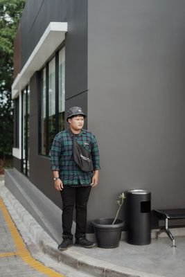 Laki laki // Berdagang Di Instagram @jenakaindonesia :)