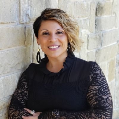 God's Daughter | Wife | Mother| Real Estate Agent | I Love Serving People!!