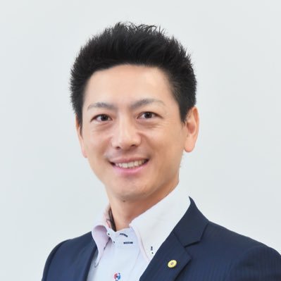 北陸・福井の特定社会保険労務士/採用定着士、人事コンサルの北出です。シナジー経営社労士法人。スタッフ10名。福井NO.1社会保険労務士、人材育成会社を目指し日々活動しています。
社員の成長が会社の成長。人事労務相談、手続き、人材育成型の人事評価制度、社員教育など経営面、労務面から全面的にサポートしています。