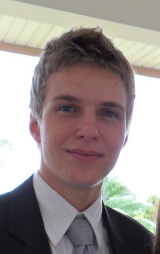 jaooNunes's profile picture. 'Quem sabe cala, quem não sabe é o que mais fala. O sábio cala, a verdade por si fala!'