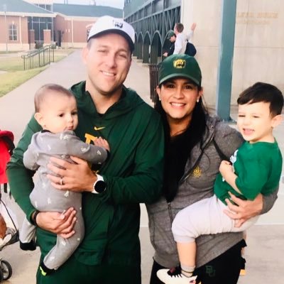 Coach’s Wife - @BUScrivano 🎾 
Momma to Nico & Luca 💙💙 
@BaylorAthletics Superfan & Director of Licensing 🐻