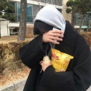 cdh_1101's profile picture. 崔枓夏と言います。日本のアミのみなさんと仲良くしたく、Twitterをしてみます。