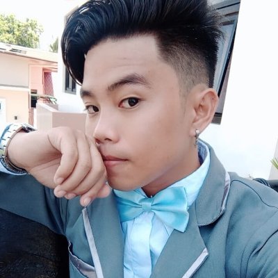 h_machael's profile picture. Live life to the fullest
