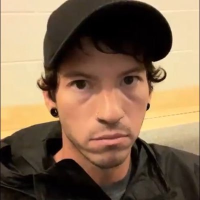 tyIexdun's profile picture. send to us your clique art and we'll happily rt and help you spread your art around the clique x