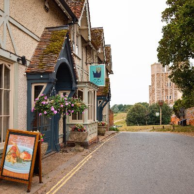 A highly rated restaurant offering delicious seasonal dishes and 21 comfortable en-suite bedrooms situated in the beautiful and tranquil village of Orford