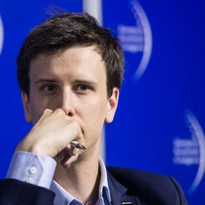 Raczej obserwuję co tu się pisze, RT to jest endorsement