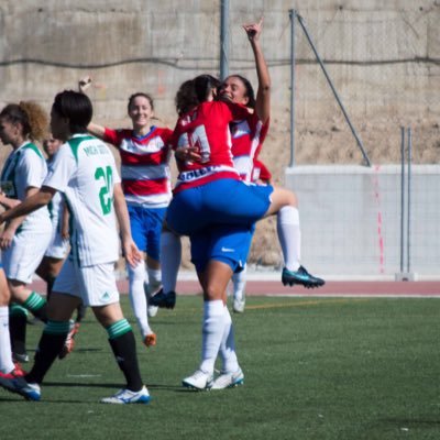 Jugadora del Granada FC , ex Sevilla FC | Graduada en GCAFD | No olviden sonreír!:)