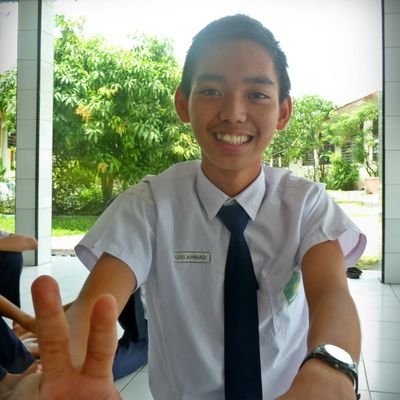 rizkiahmadx's profile picture. Sering menulis sambil menangis. Jarang bicara dan suka bercanda. Selalu bergairah dengan karya ilmiah. Tak lupa selamatkan hati menuju rida Allah.