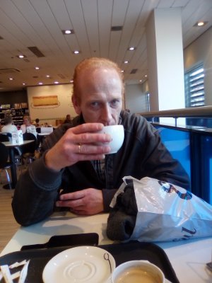 MartijnvanStee2's profile picture. Martijn is een autodidacte abstracte nationale internationale kunstenaar