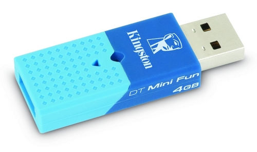 buljava's profile picture. gledam u sto, cigarete, kokta, mleko, popijena kafa, olovka, upaljac, telefon, papiric, dsl modem itd.