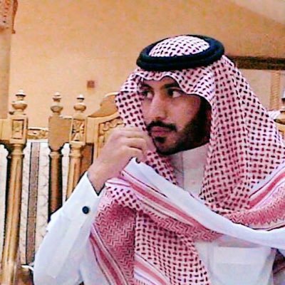 خريج حقوق جامعة الملك سعود،