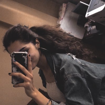 NO ME RAYEIISSSS.🐝🖤