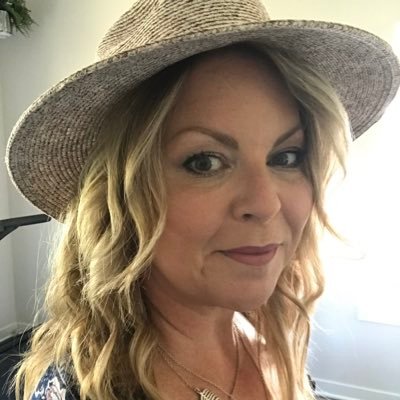 ❄️🌊FumingFeminist🌊❄️ Profile