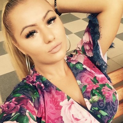 je suis une femme sincere,sympa,cool, sans enfants et celibataire.