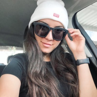 LaurenAshlee19's profile picture. • a little ray of pitch black • 🖤✨