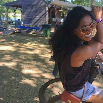 MNDCZ's profile picture. I live my life in an unhealthy combination of coffee, breakfast burritos, Cava, wine, music, poetry, and politics.