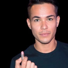 Carlos Merino (nacido en México como Carlos Alberto Merino Hernández: 21 de Mayo) es un actor, comunicólogo y maquillador mexicano.
