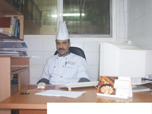 Proficient leader with eminent culinary and management career encompassingskills with wide assortment of international cuisine and  winning menu engineering