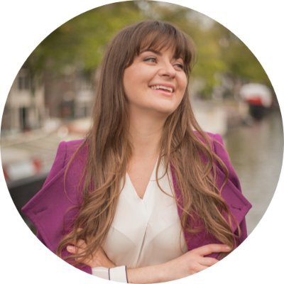 I'm a solo traveler who helps inspire others to travel the world while keeping their day jobs.