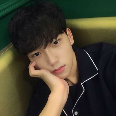 toyy8823's profile picture. 