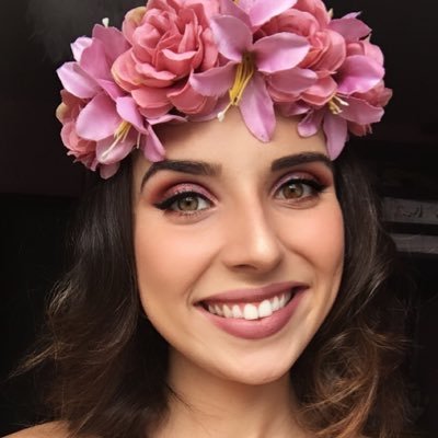 • Jésus lover • YouTuber • student • positive girl •