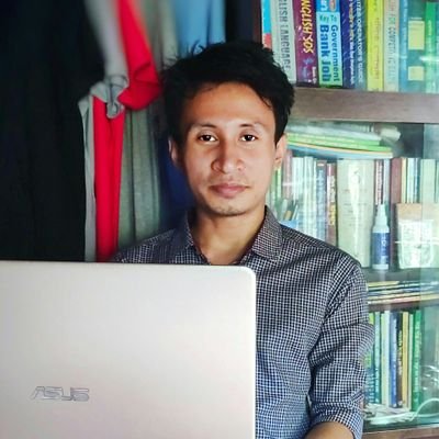PixelonLalin's profile picture. Graphic & UI Designer