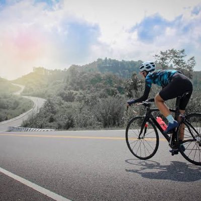 BiciPipope's profile picture. Crítico y jodón.