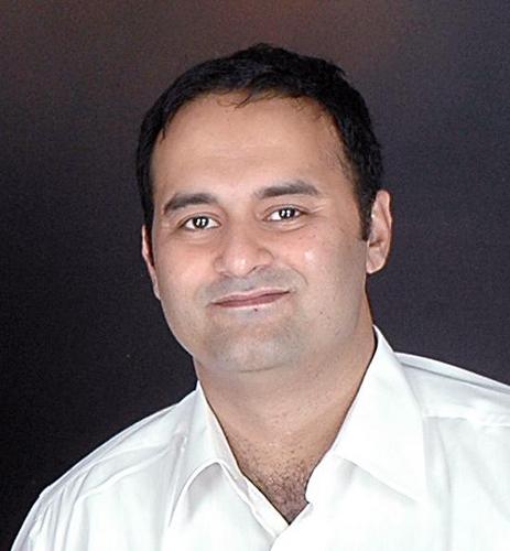 @karthik_ph