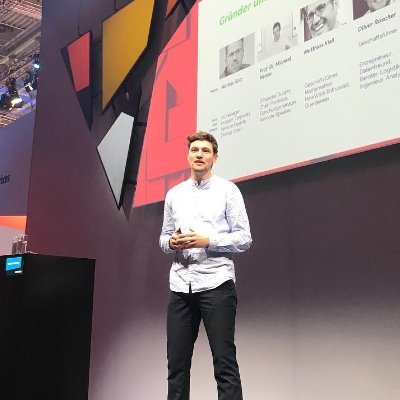 Product Guy / VP of Platform @ https://t.co/syx9MGtQBj 🎯 LogTech, SaaS 🤓 Deep Level Diversity, CoCreation - CoFounder @AnfangMachen. Kite owner