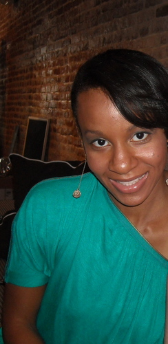 selenatention's profile picture. Love Fitness, Tech gadgets, fitness gadgets, reading, brownies, fruity martinis, red wine, & most important...dancing with my 5 year old!