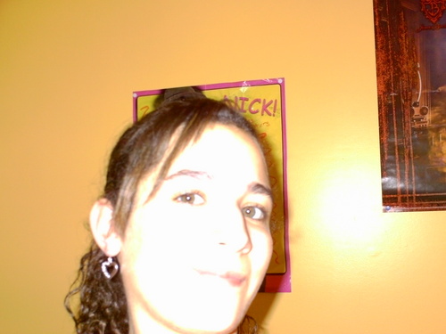 Im cute and loveable but u def. cant mess wit mi!! I love meeting new ppl but hve a hard time wit relationship somehow im very attractive to playas hate it:(!!!