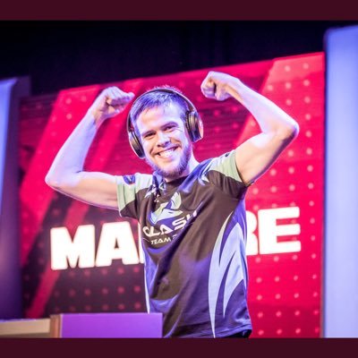 Retired @clashroyale player. Winner of La Copa2 🥇. MVP of SLO3 🥉 in SLO3. 🥉in OCL @Chelseafc 💙💙