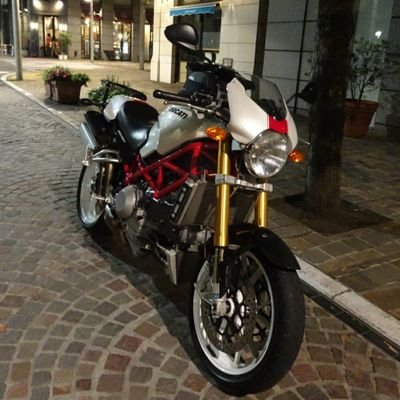 主に本や映画の感想などをコレクションがわりに書き留めて行こうと思います。本はその時々の時勢や興味ある話題について図書館で古めの本を借りて読む事が多いので、新刊はほとんど扱いません。