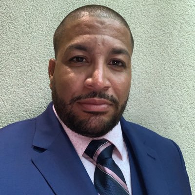 Licensed Lawn Spray Technician in Jacksonville, FL and just your average NJ born, Dominican guy who loves sports.