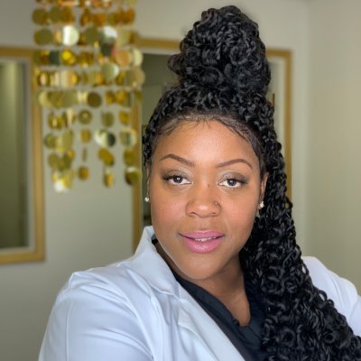 Facial Bar Owner. Licensed Esthetician. Virtual Assistant Agency Owner. Podcaster. BA. MA. Ayeee. I came for the SKIN talk. I stayed for the KIN talk.👫🏾👭🏾