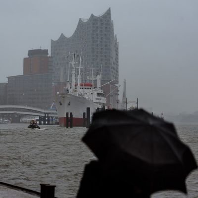 Is it raining in Hamburg? / Regnet es in Hamburg? / ¿Llueve en Hamburgo?
#HamburgerWetter ☔